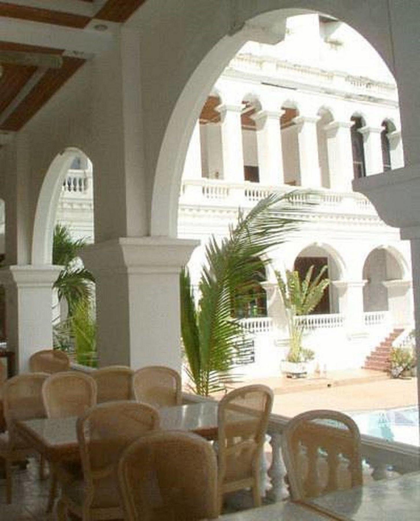 Grand Sole Pattaya Beach Hotel Restaurant photo